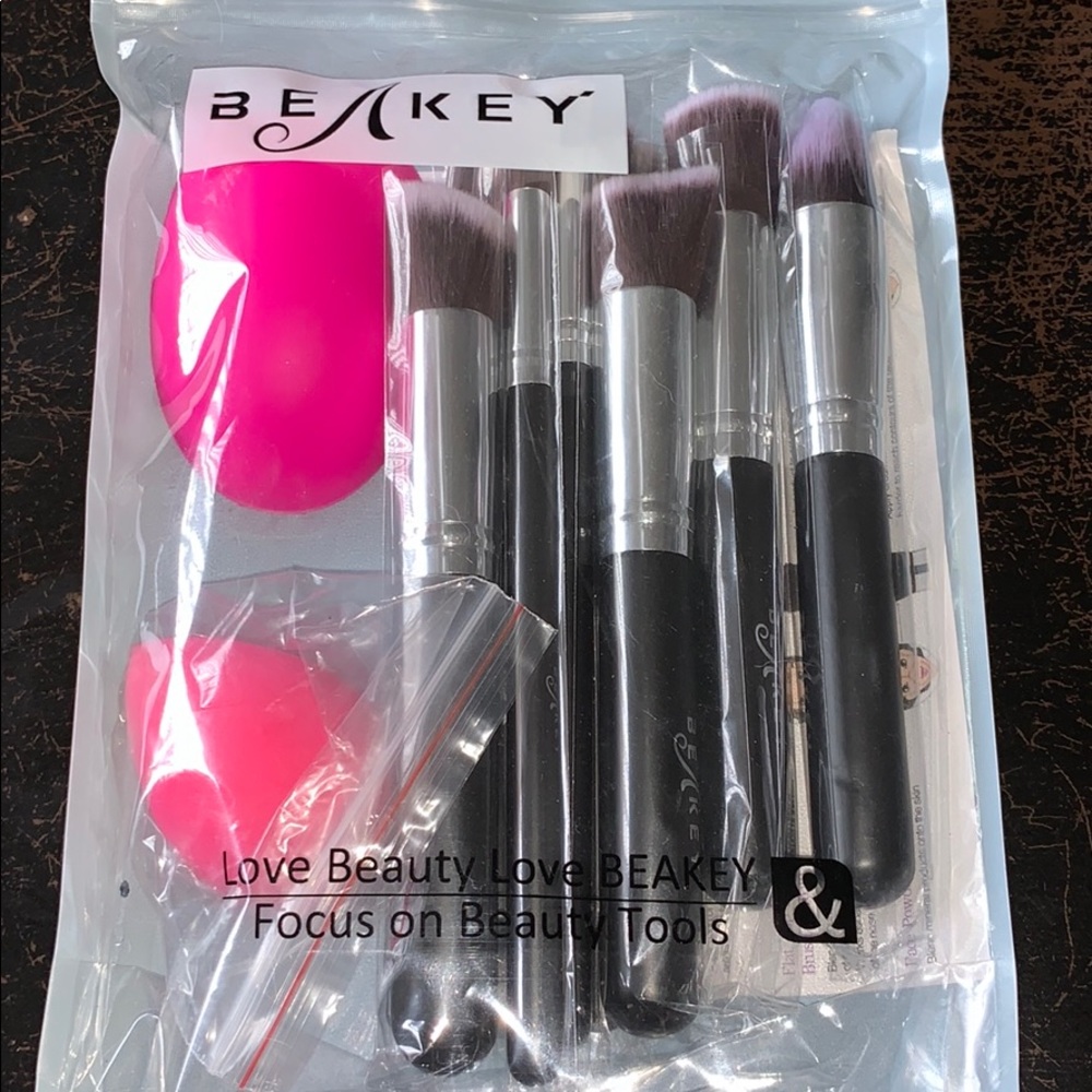 10 piece brush set + 2 pieces